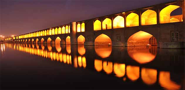 amazing bridge of isfahan